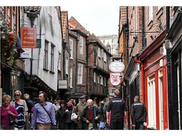 游覽古色古香的約克城及聞名的約克大學--優(yōu)越教育