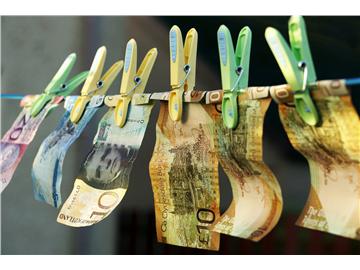 出國留學的中介費用一般是多少，一兩萬差別有哪些