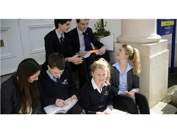 英國(guó)中學(xué)之雷頓帕克學(xué)校，校園活動(dòng)多嗎？