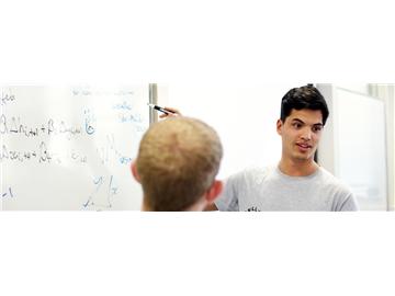 英語專業(yè)學生留學方向，除了翻譯還可以選這些