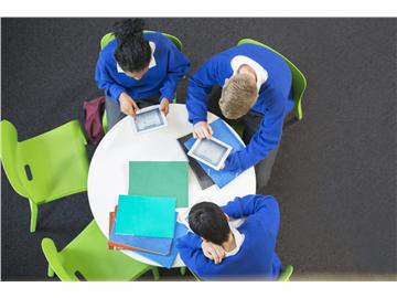 英國留學(xué)VS國內(nèi)考研哪個更好，且看專業(yè)人士怎么說？