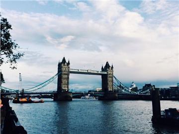 英國本科轉(zhuǎn)學(xué)難么？重要的條件有哪些？