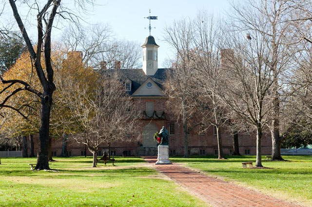 2019年英國留學先選專業(yè)還是先看學校？